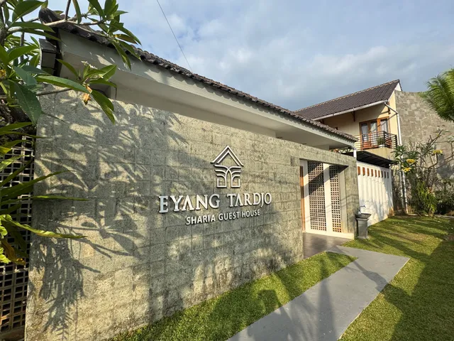 Rumah Eyang Tardjo Syariah