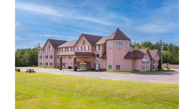 Super 8 by Wyndham Amherst NS