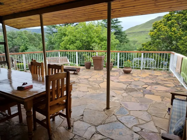 Thekwanes Nest Self-Catering Chalets