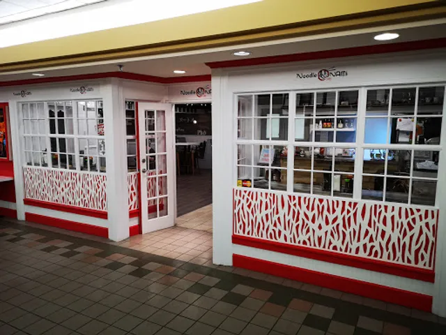 Sushi & Noodle Nami Express (Churchill Square)