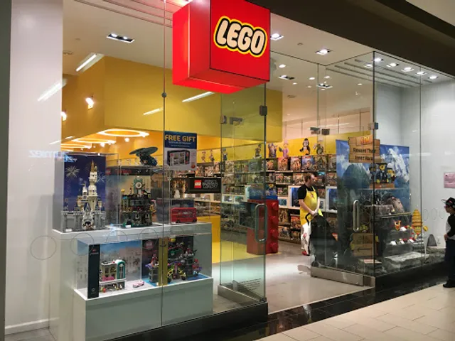 The LEGO® Store Palisades Center