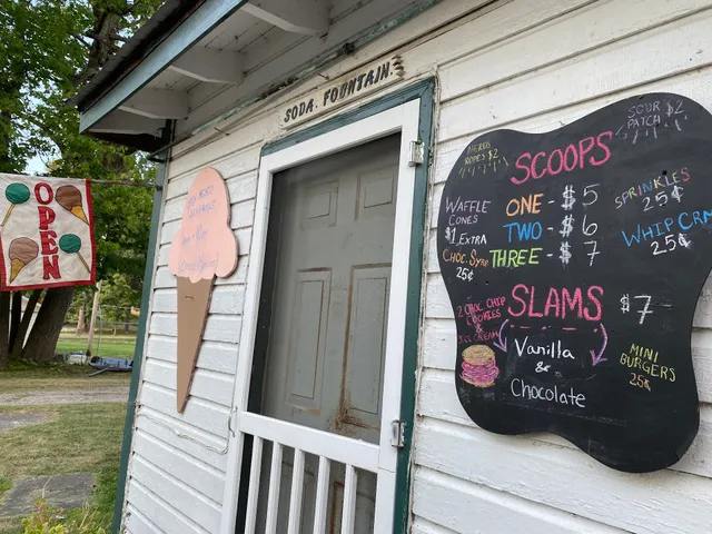 Huletts Landing Ice Cream and Casino Bar