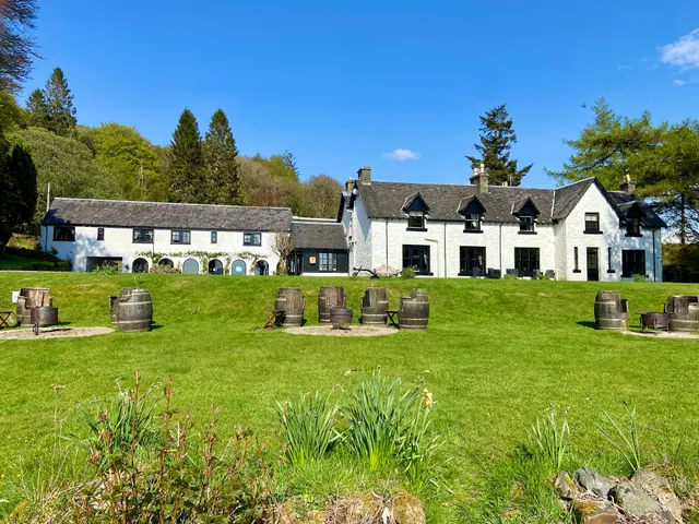 Taychreggan, Signature Collection by Eight Continents