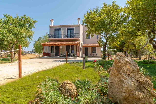 Ενοικιαζόμενα δωμάτια Φράγκος Δούκας