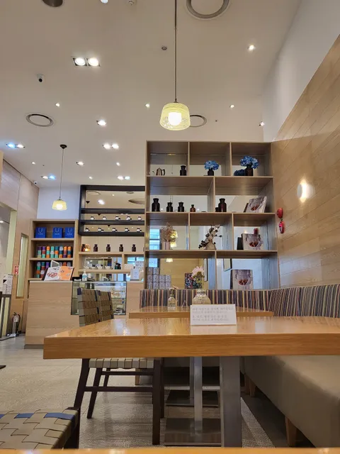 Sarah Beth's Hyundai Department Store Pangyo