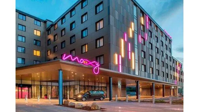 Moxy London Heathrow Airport