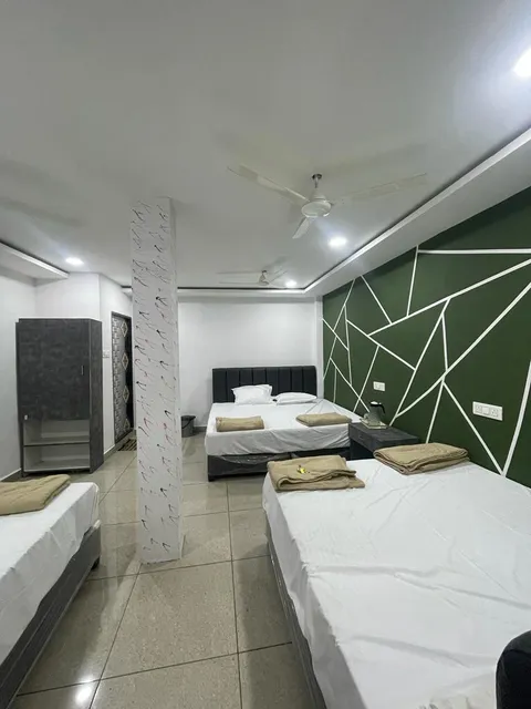 Hotel Mahakal Lok