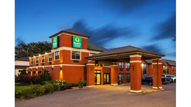 Quality Inn & Suites Garden of the Gulf