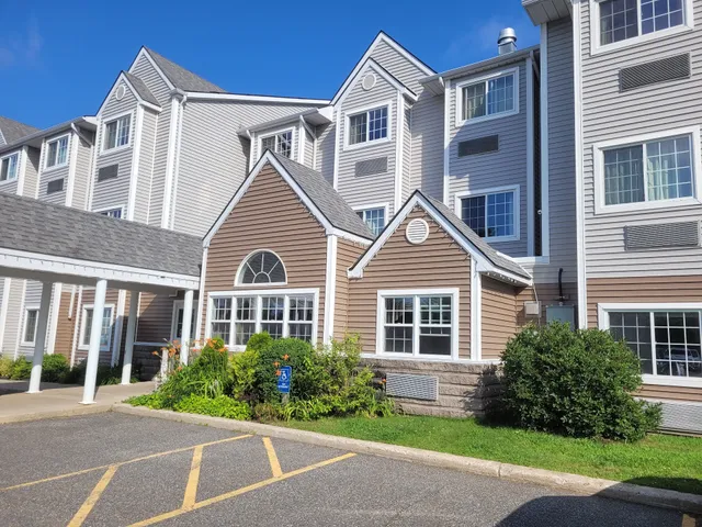 Parry Sound Inn & Suites