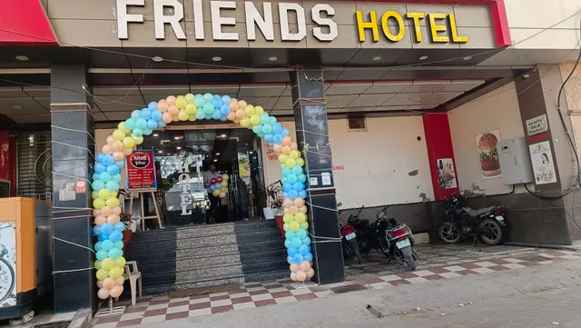 Hotel Friends & Restaurant
