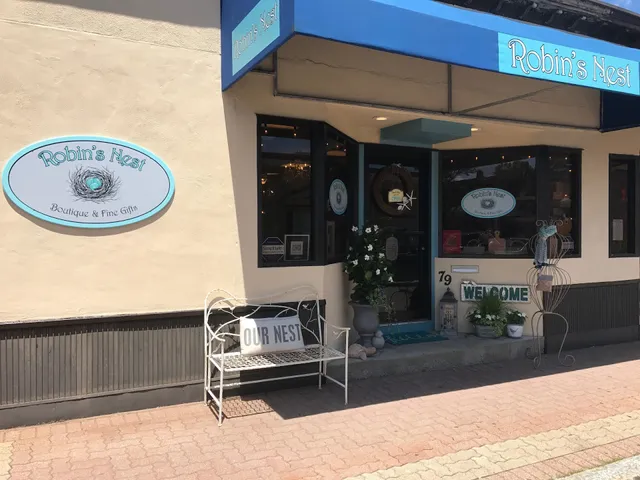 Robin's Nest Boutique & Fine Gifts