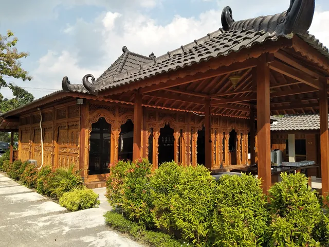 PURI CEMPAKA GUEST HOUSE