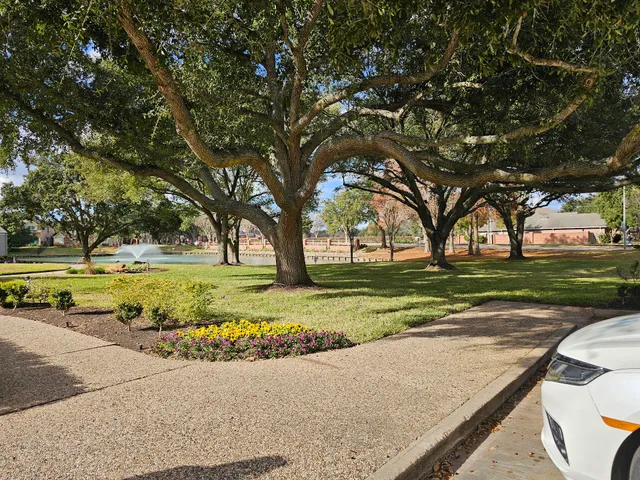 Sugar Lakes Neighborhood Park & Tennis Courts