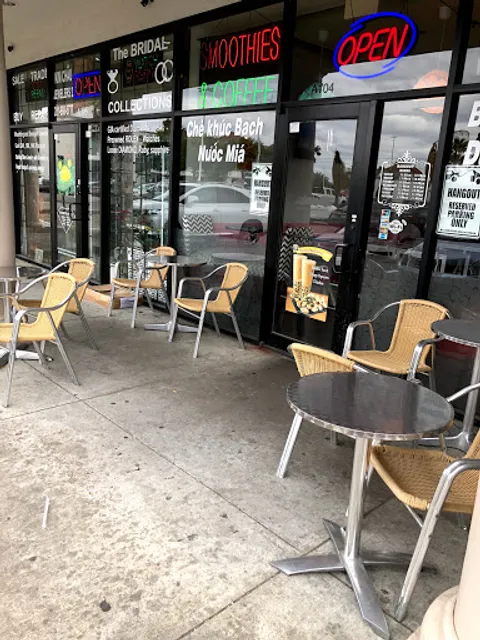 Hangout Fruit Juices & Bites