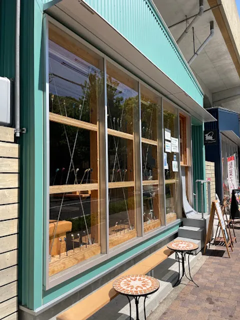 Cafe De Lyon Palette