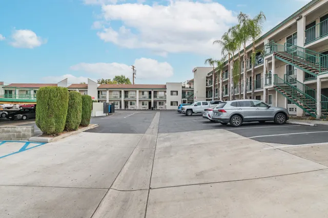 Omeo Suites - Alhambra