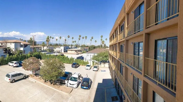 GreenTree Inn & Suites Alhambra, Los Angeles