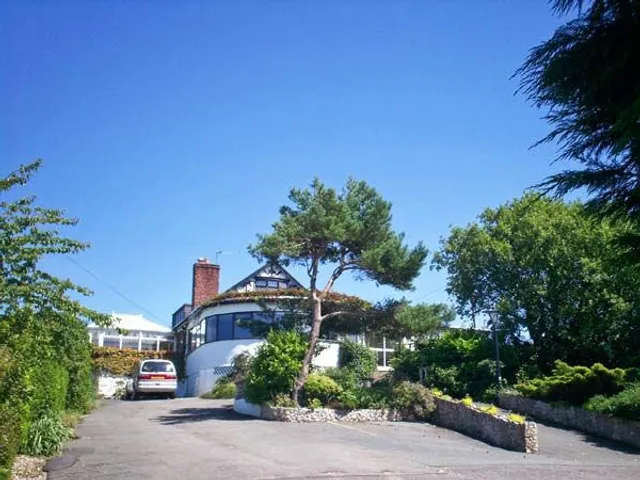 Bron Y Bryn Country Lodge