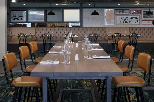 Leo's Bar and Restaurant