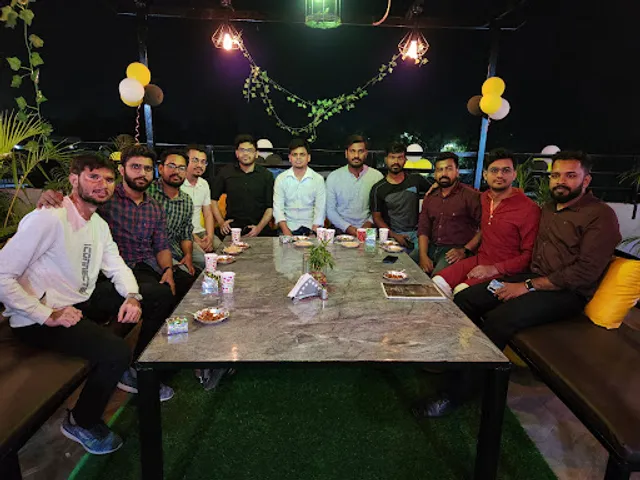 Sky Garden Rooftop Restaurant, Garhwa