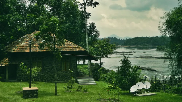 Quiet by the River - CGH Earth