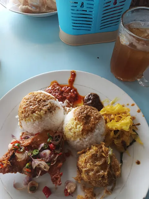 Rumah Makan Alam Raya