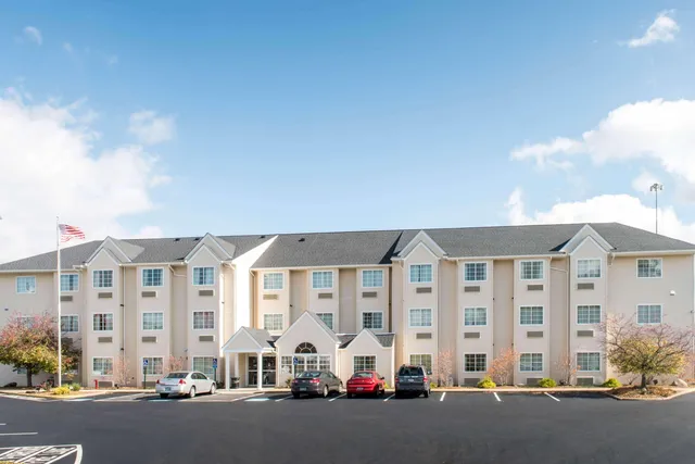 Microtel Inn & Suites by Wyndham North Canton