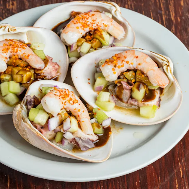 Charly Beach Saltillo