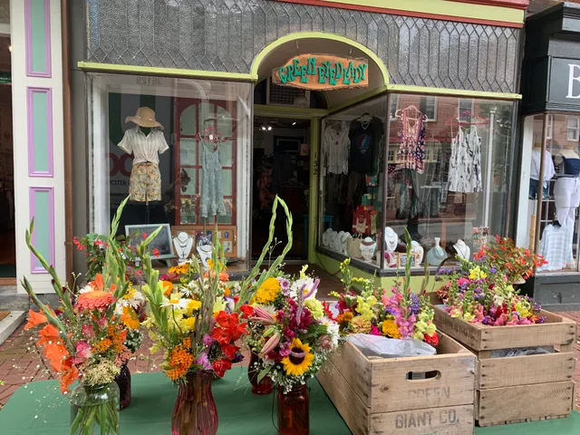 Green Eyed Lady Boutique