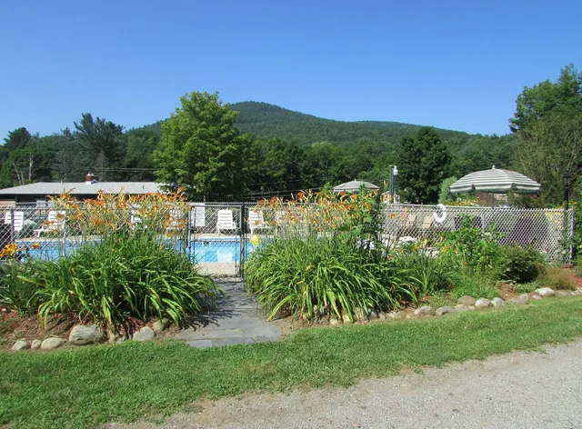 Adirondack Sunrise Motel and Cabins
