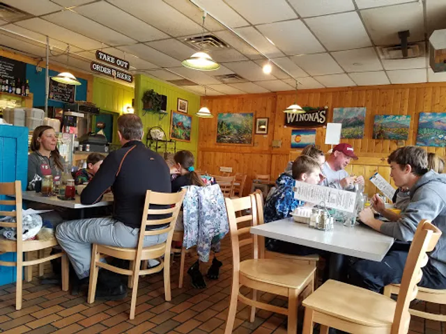 Winona's Restaurant and Bakery