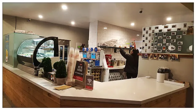 7 Leaves Cafe Alhambra