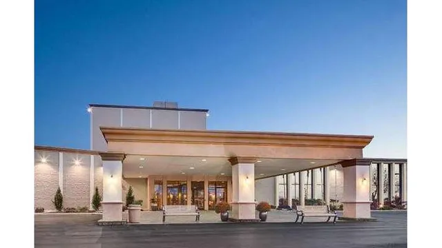 Wyndham Omaha/West Dodge