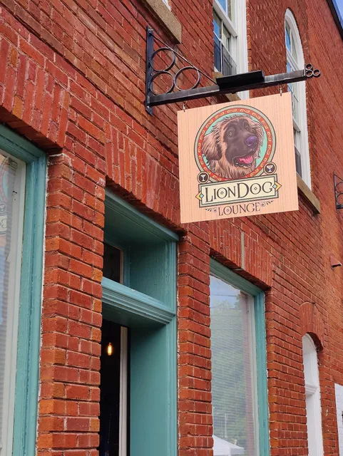 Liondog Lounge