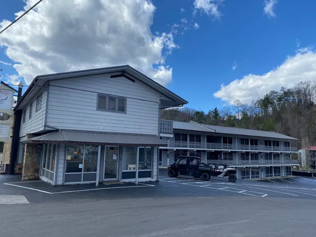 Timber Ridge Lodge Motel Walking Distance from Gatlinburg Downtown