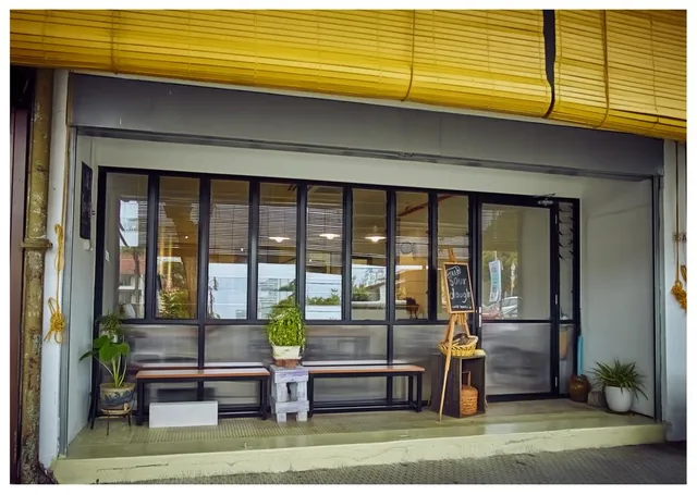 Halla Holla Damansara Jaya