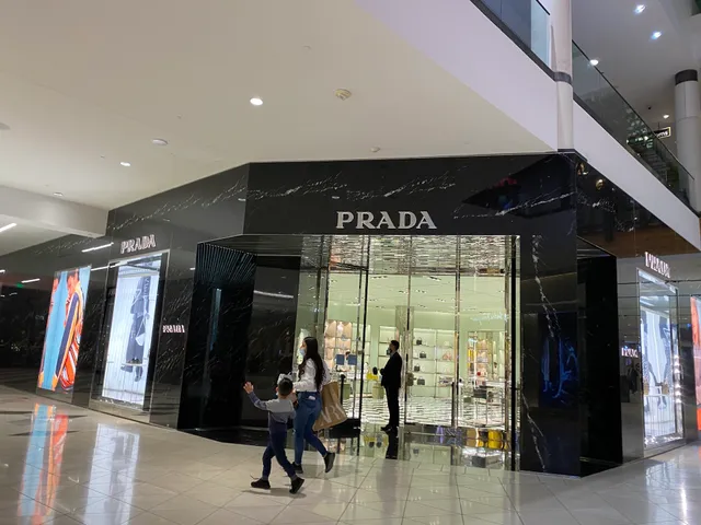 Prada San Josè Valley Fair Mall