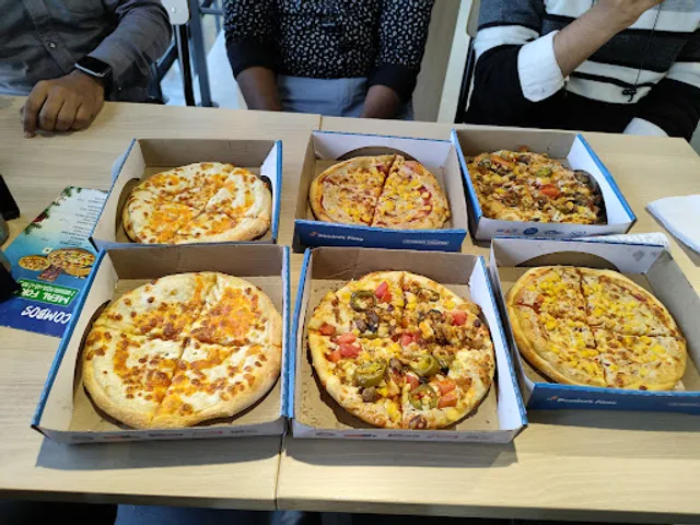 Domino's Pizza | Vijaipur, Lucknow