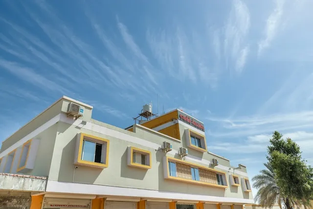 OYO 71552 Jay Bhole Guest House & Hotel