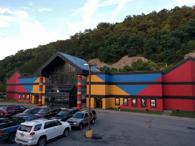 Riverfill 10 Cinemas