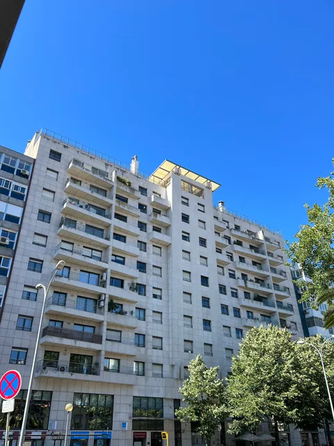 The Lisbon Cool Design Suites - Self Check In & Parking
