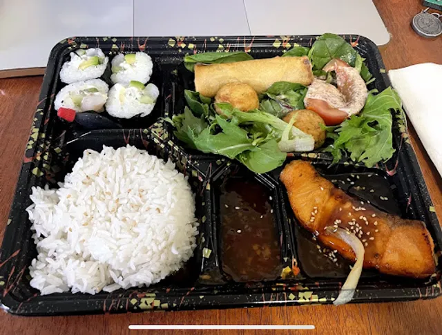 Noodle and Sushi Paradise