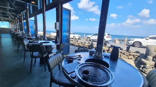 바다를본돼지 제주협재판포본점