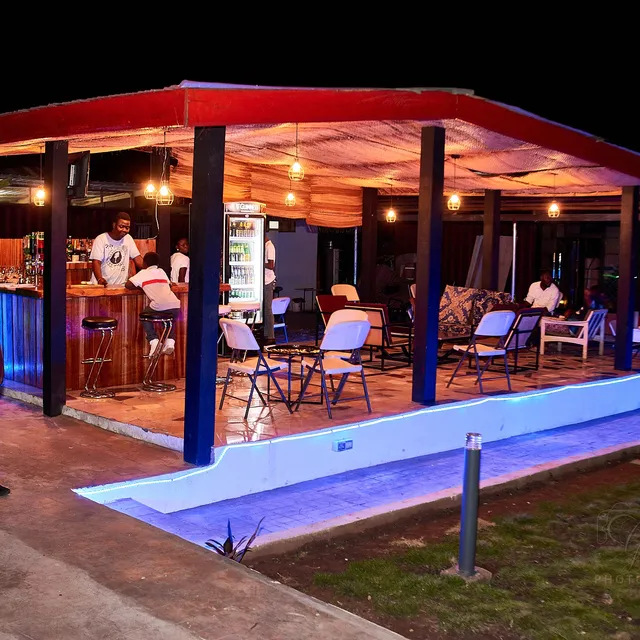 THE LAB bar and grill