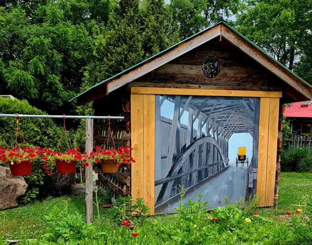 Bridgehouse, Schoolhouse, Gypsy Junction, Grateful Glamp Airbnbs