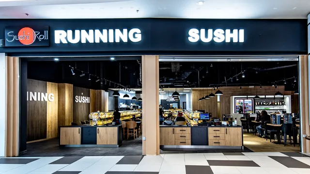 Sushi roll running sushi