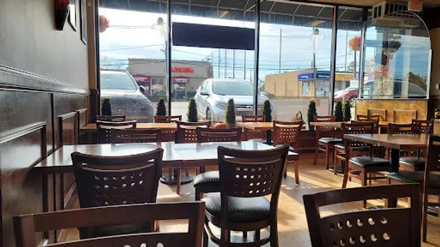 Previti Pizza & Papazzio Dining