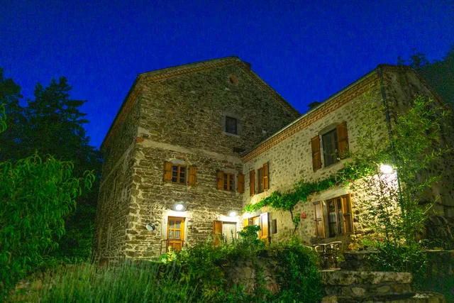 "Le Moulin du Bateau" Gîtes et Chambres de charme, max 20 personnes ! Sud-Auvergne, pleine nature, piscine, WiFi