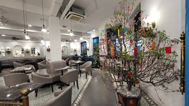 Paris Gâteaux / CROWN