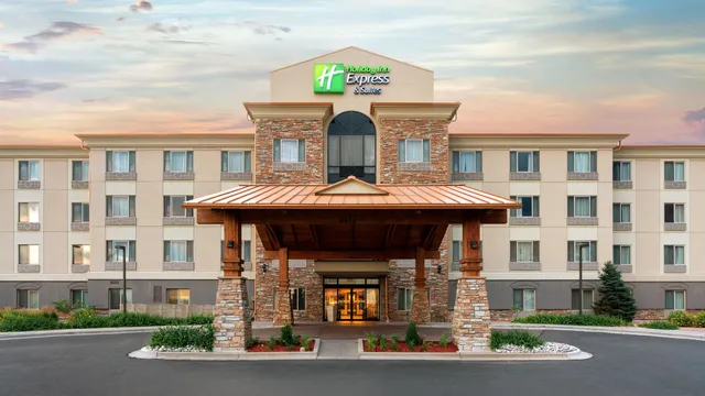 Holiday Inn Express & Suites by IHG - Denver DIA Hotel